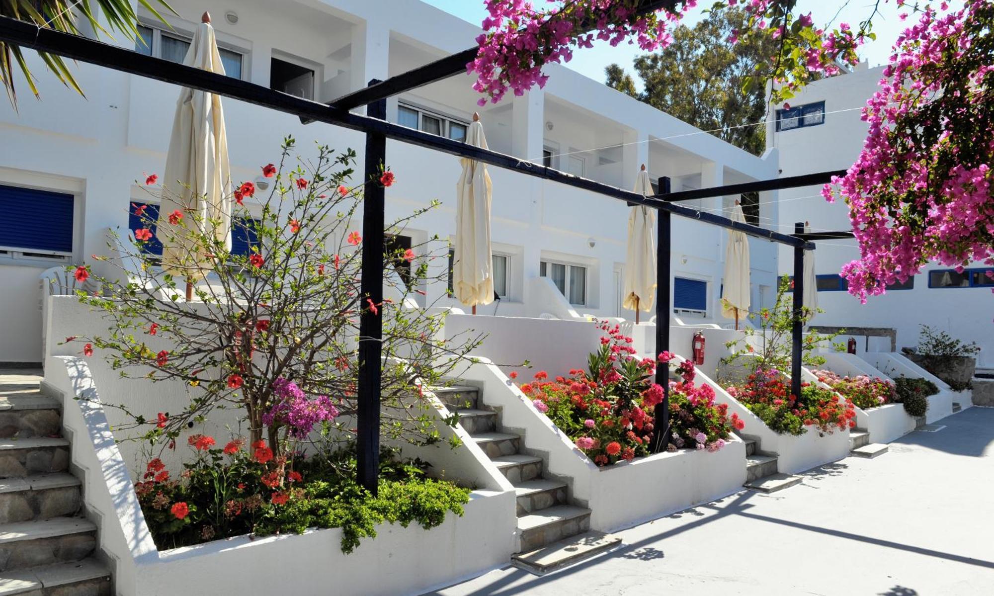 Lagada Beach Hotel 아다마스 외부 사진