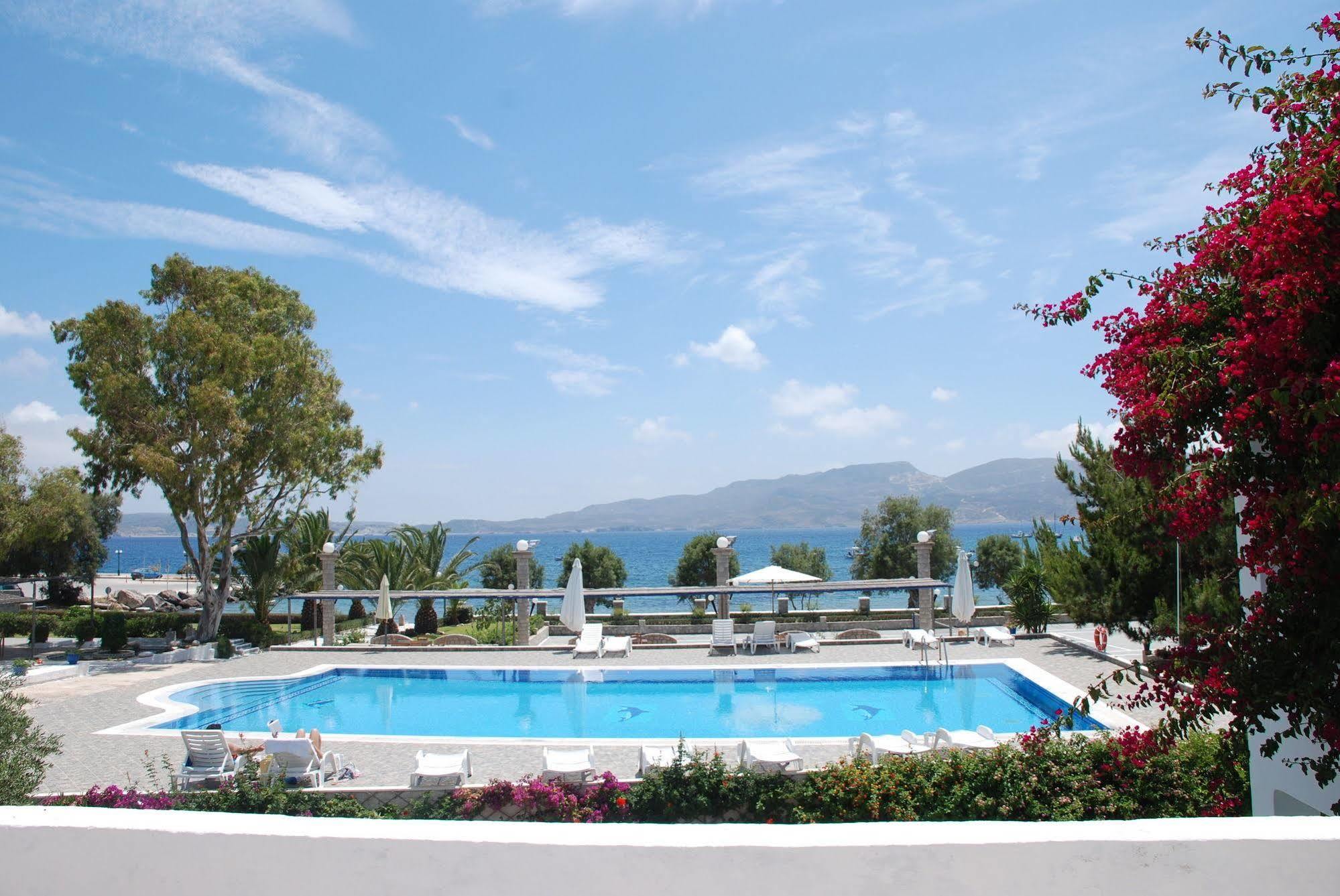 Lagada Beach Hotel 아다마스 외부 사진